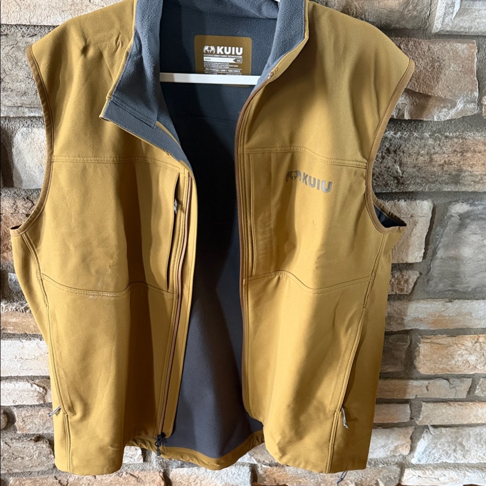 KUIU Men's Brown Outdoor Vest